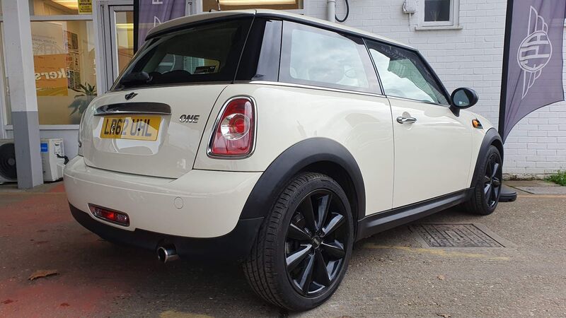 MINI HATCH