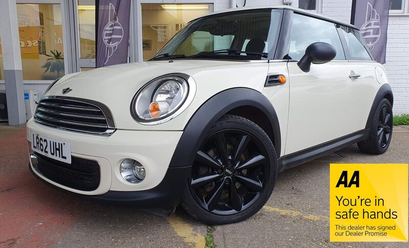 View MINI HATCH 1.6 One Euro 5 3dr