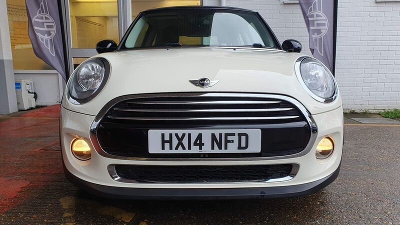 View MINI HATCH 1.5 Cooper D Euro 6 (s/s) 3dr