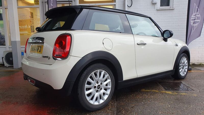 MINI HATCH