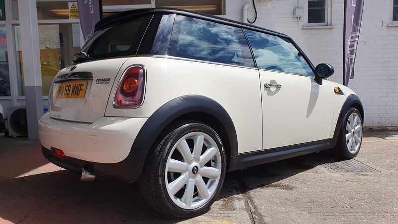 MINI HATCH