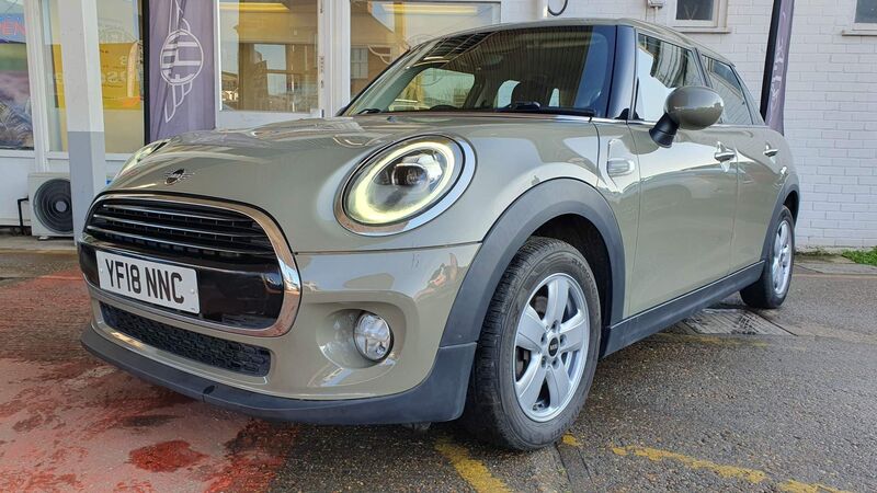 MINI HATCH