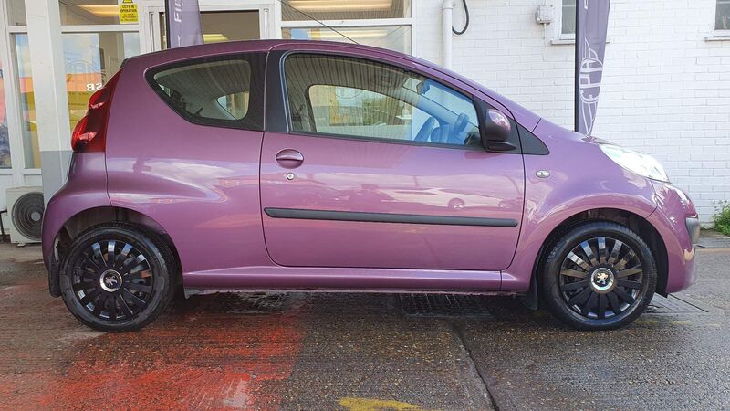 PEUGEOT 107
