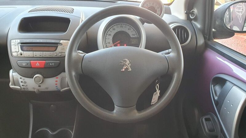 PEUGEOT 107