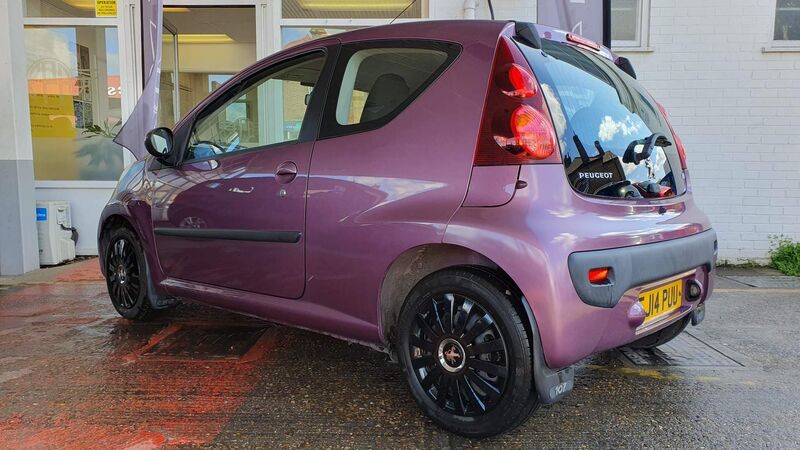 PEUGEOT 107