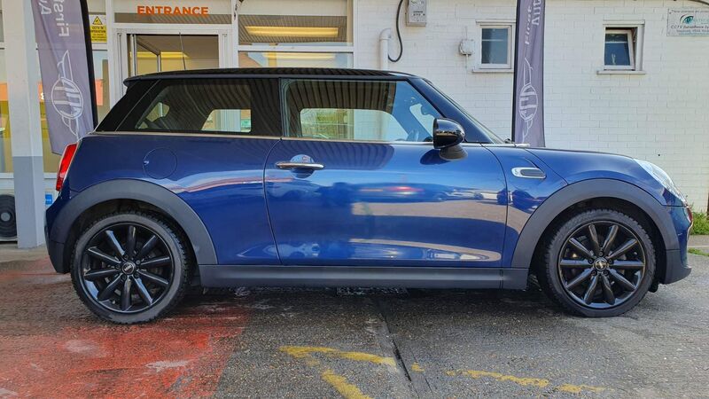 MINI HATCH