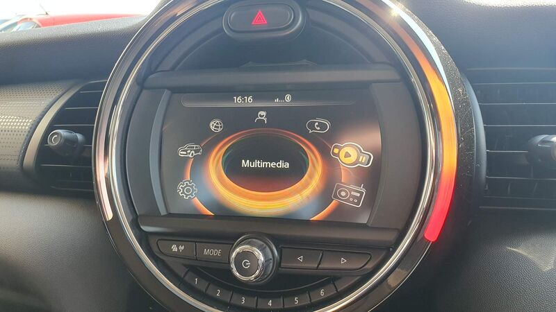 MINI HATCH