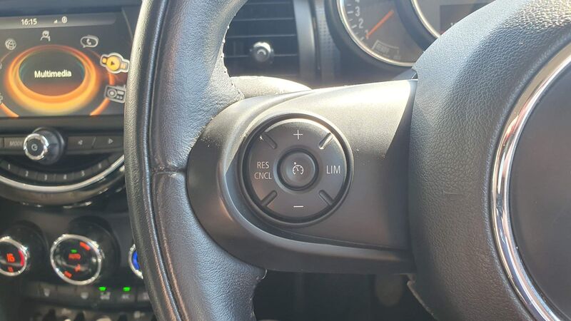 MINI HATCH