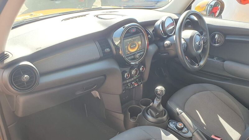 MINI HATCH