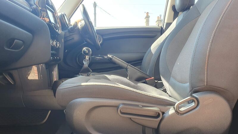 MINI HATCH
