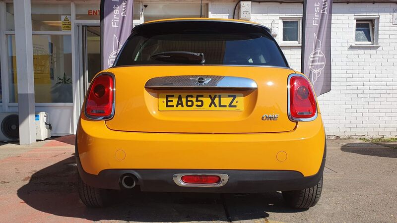MINI HATCH