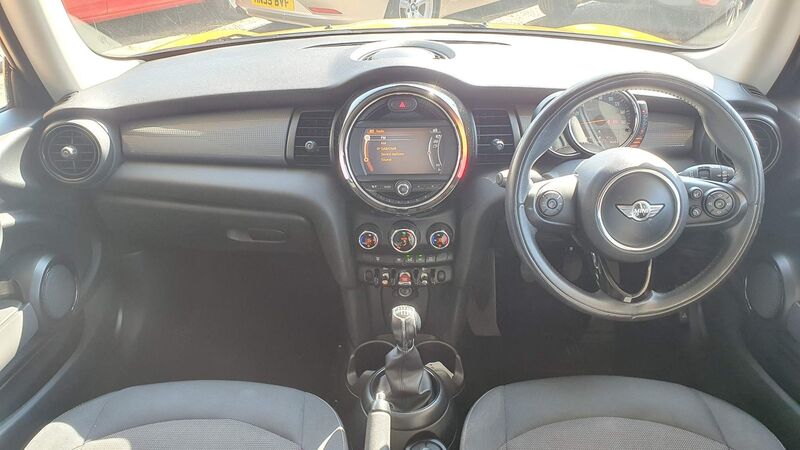 MINI HATCH