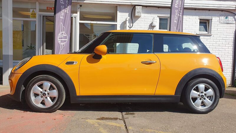 MINI HATCH