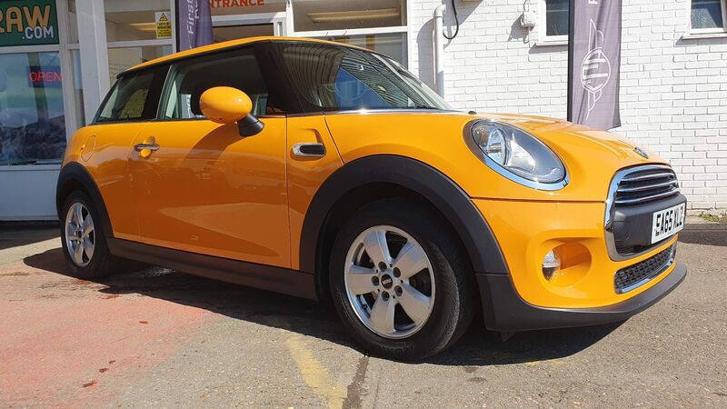 MINI HATCH