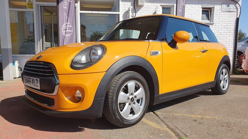 MINI HATCH