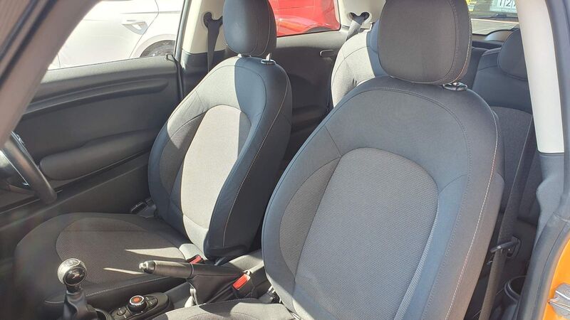 MINI HATCH