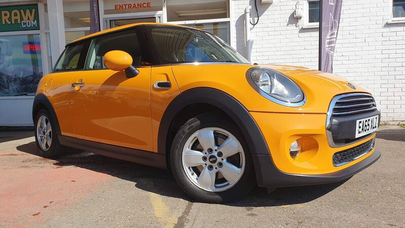 MINI HATCH