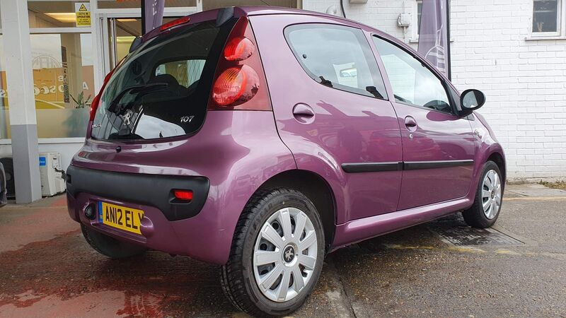 PEUGEOT 107