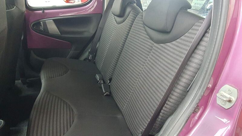 PEUGEOT 107