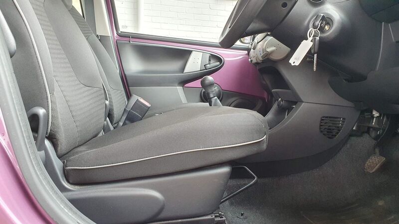 PEUGEOT 107