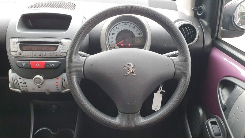 PEUGEOT 107