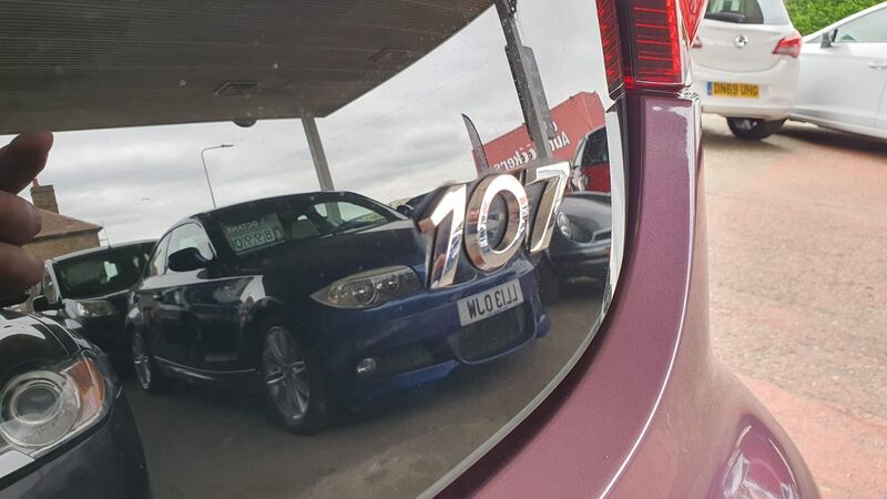 PEUGEOT 107