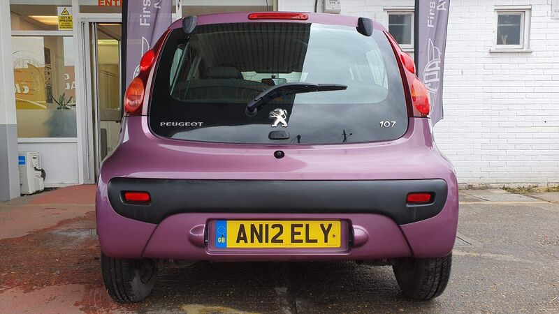 PEUGEOT 107