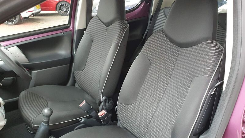 PEUGEOT 107