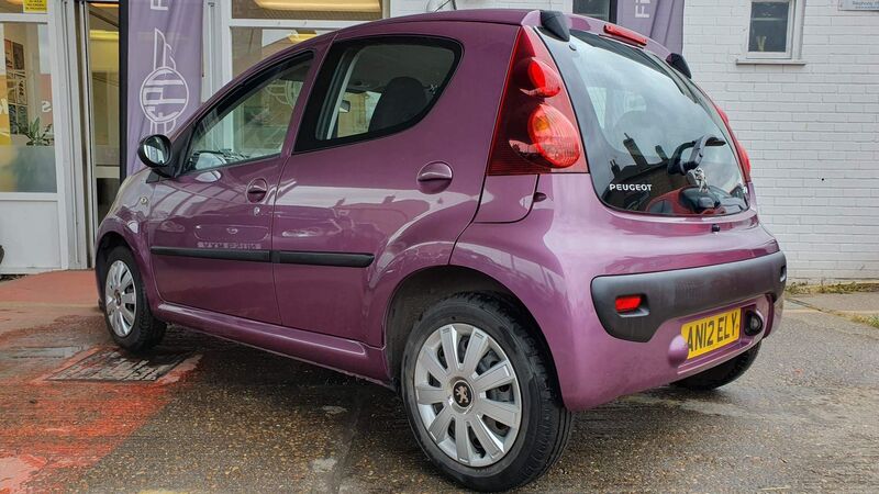 PEUGEOT 107