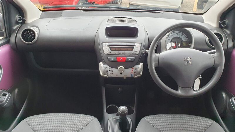 PEUGEOT 107