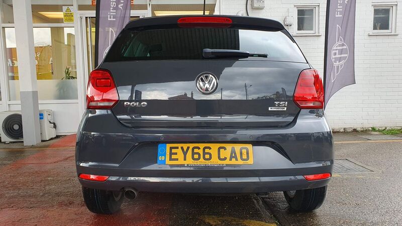 VOLKSWAGEN POLO