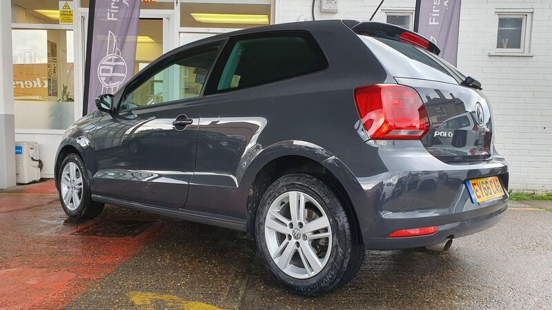 VOLKSWAGEN POLO