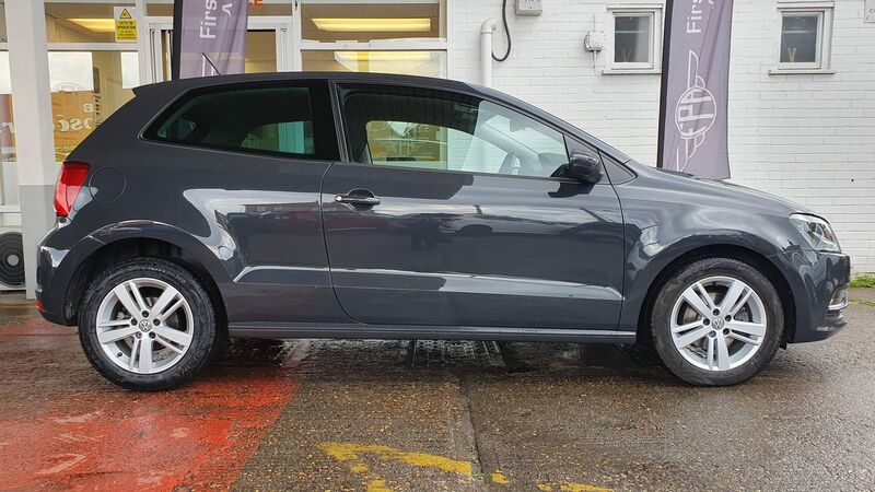 VOLKSWAGEN POLO