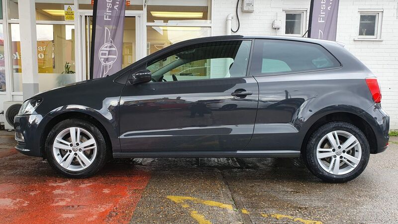 VOLKSWAGEN POLO