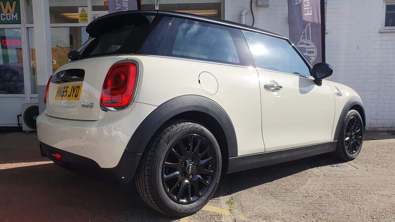 MINI HATCH