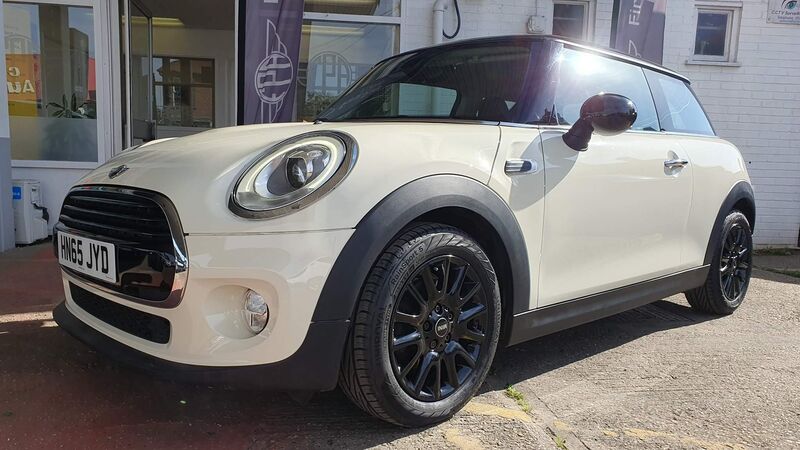 MINI HATCH