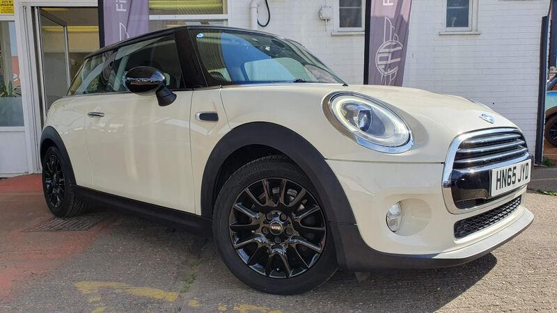 MINI HATCH