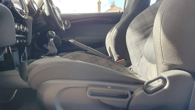 MINI HATCH