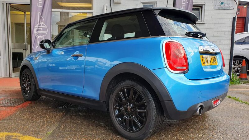 MINI HATCH