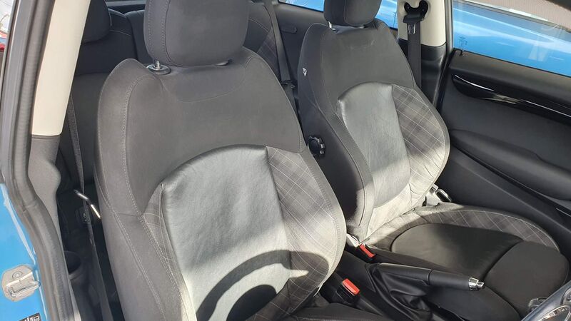 MINI HATCH
