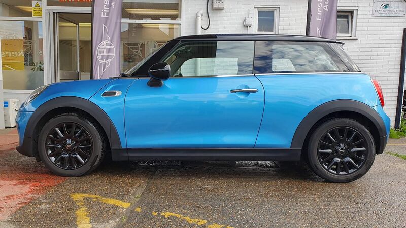 MINI HATCH
