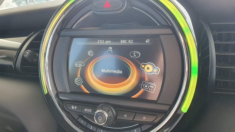 MINI HATCH