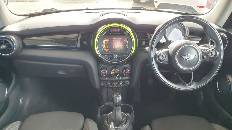 MINI HATCH