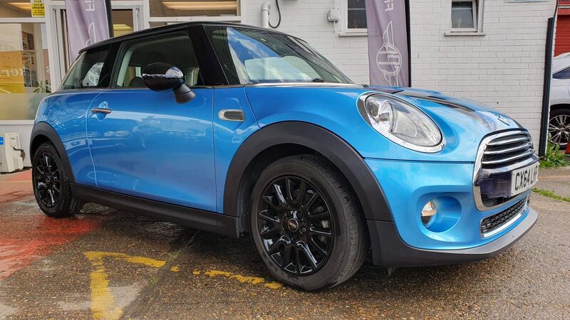 MINI HATCH